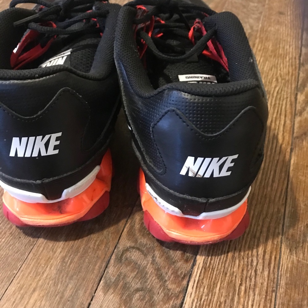 Nikes - Picture 2 of 5